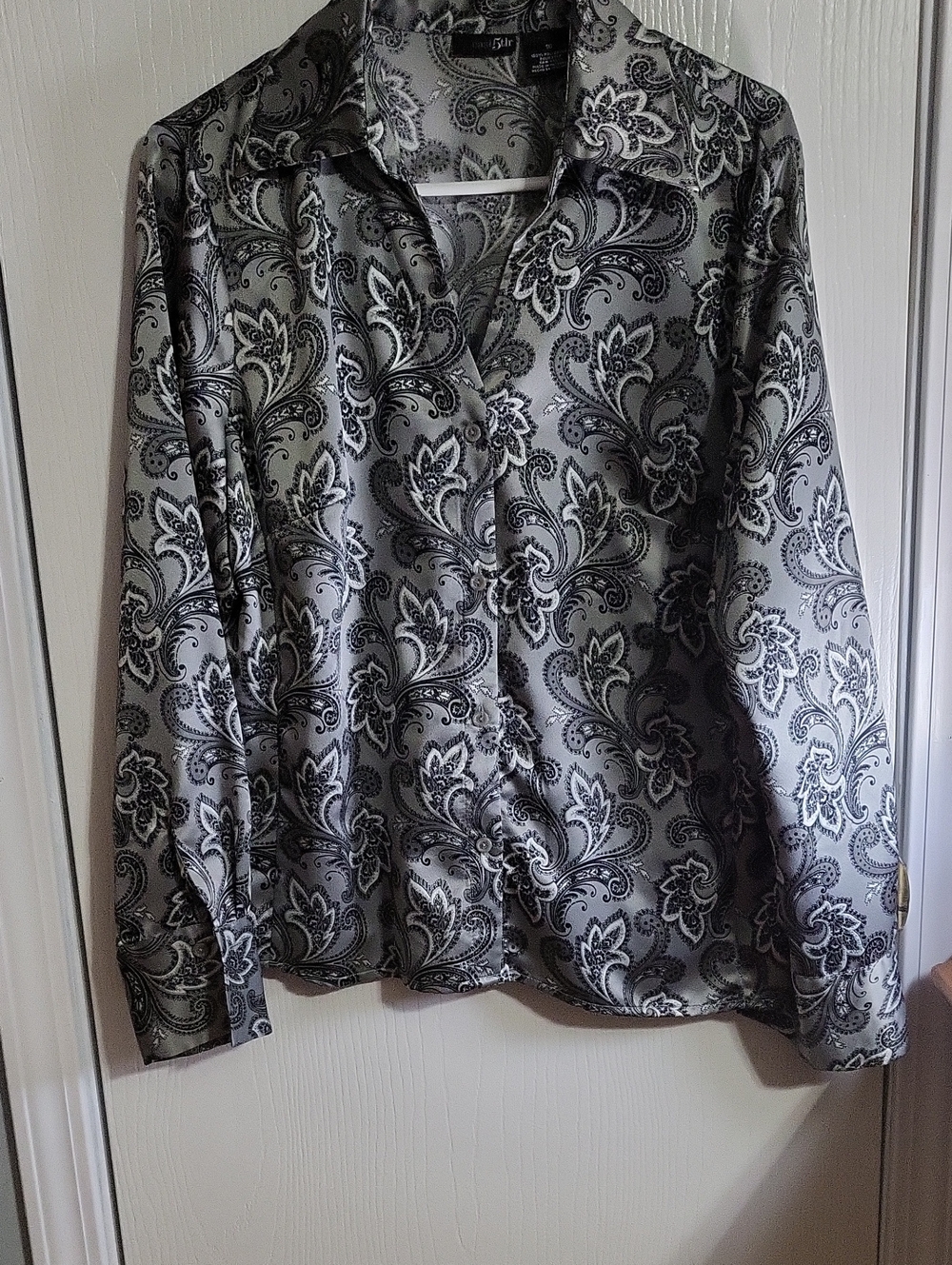 Blouse-Gray Paisley Button-Up Women's